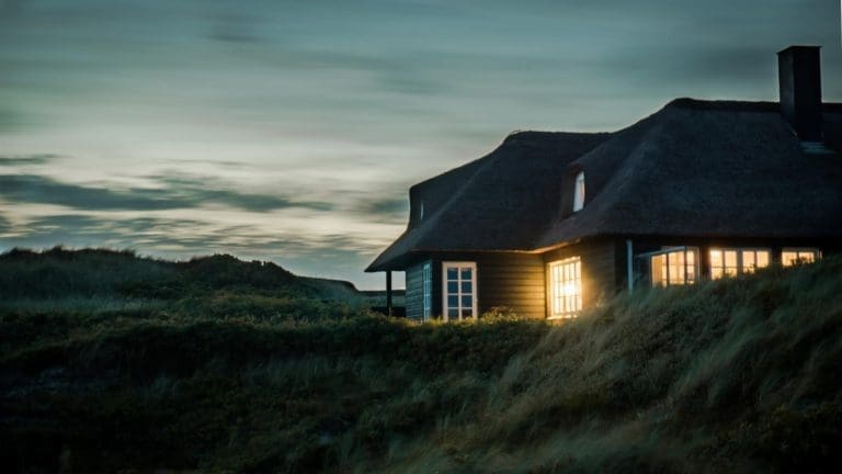 4 Reasons Why Your House Makes Strange Noises at Night