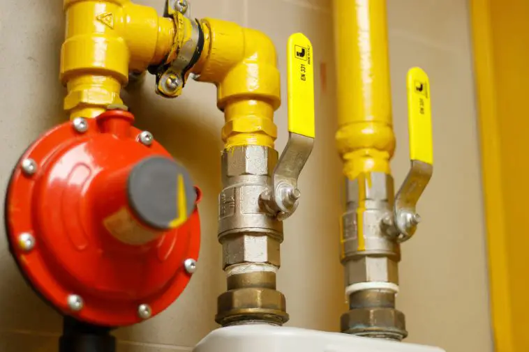 liquid petroleum gas( LPG ) pipe line and safety valve