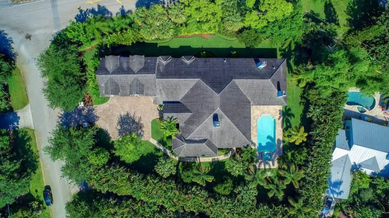 Justin Thomas' House In Jupiter Florida Is The Perfect Crib