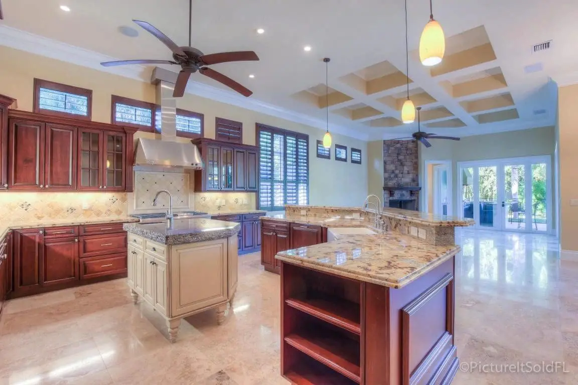 Justin Thomas' House In Jupiter Florida Is The Perfect Crib