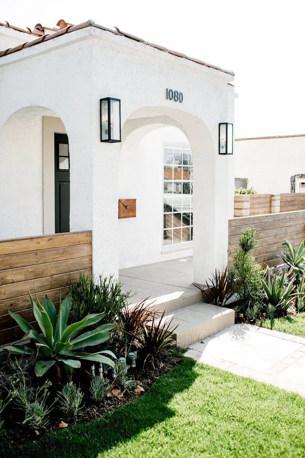 Maverick Design’s Bungalow Home with Terracotta Roof (LA)