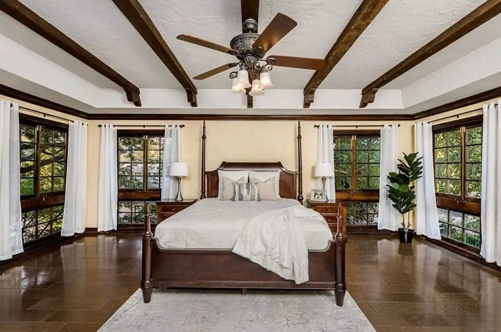 Bedroom with ceiling fan