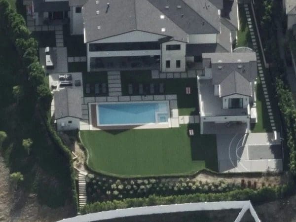 A Look At Chris Paul's House