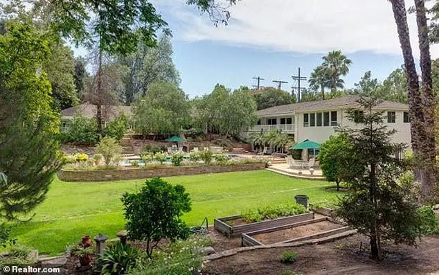 Sia’s house in Toluca Lake