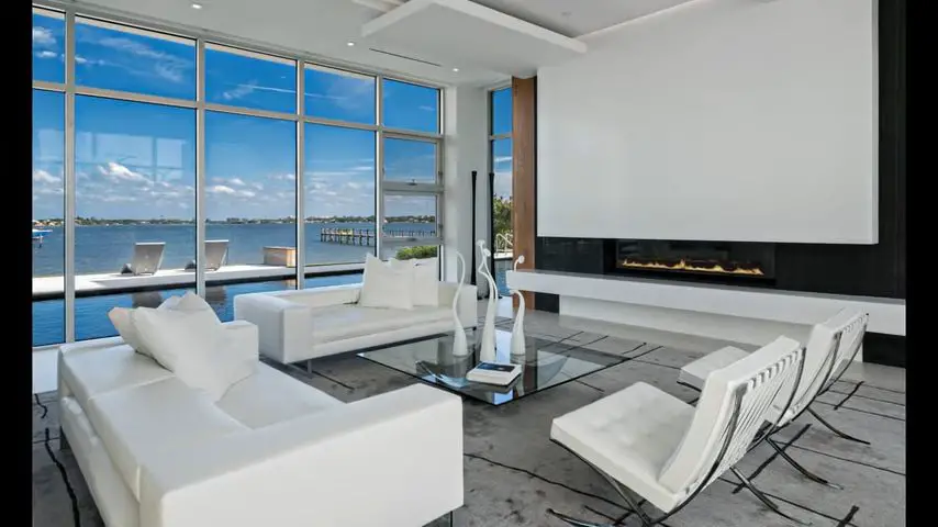Rickie Fowler’s living room 