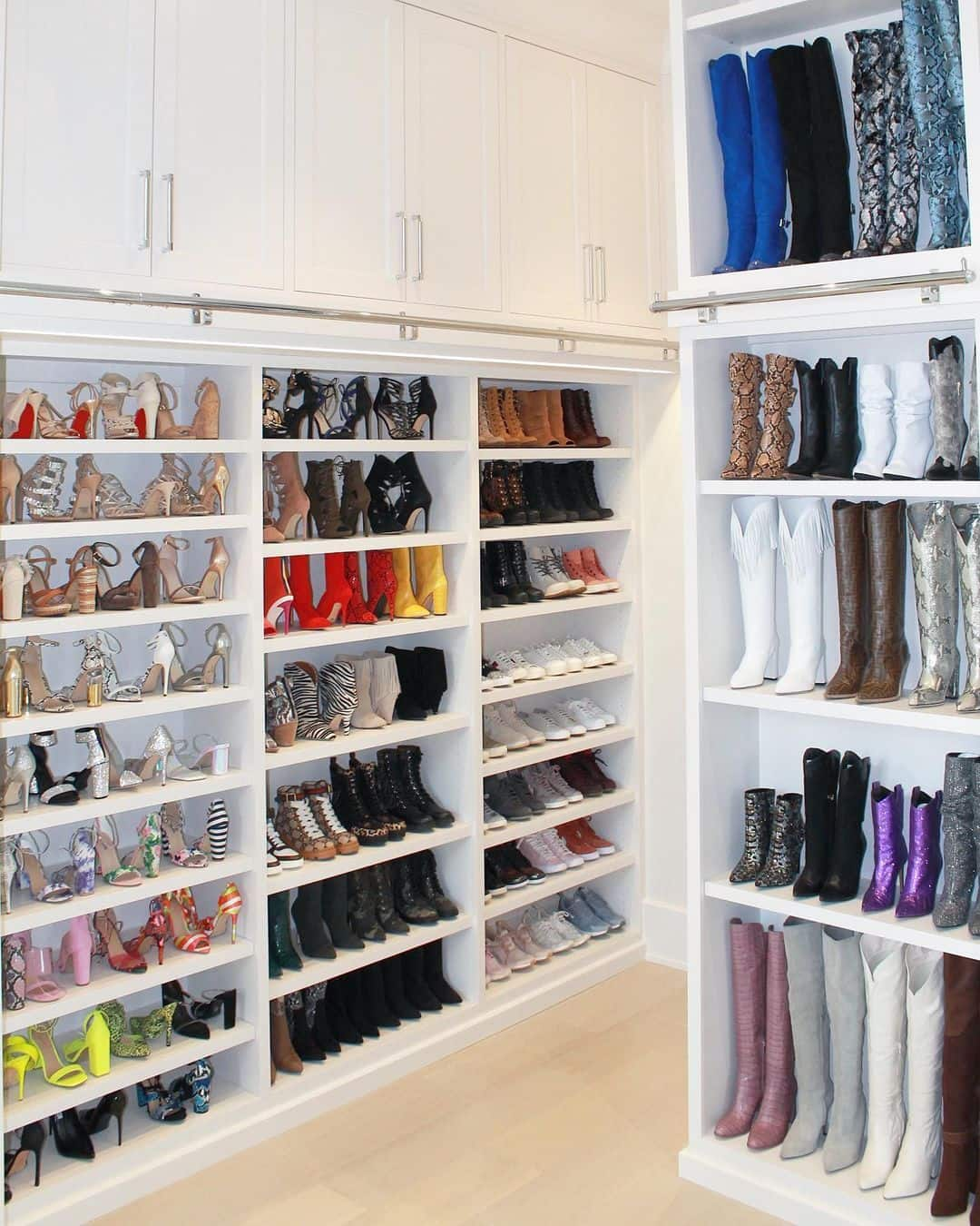 Jason Aldean’s wife’s closet