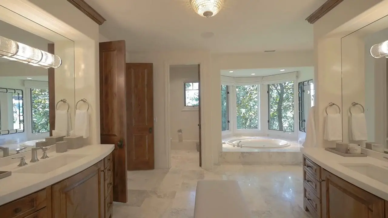 Damian Lillard’s bathroom