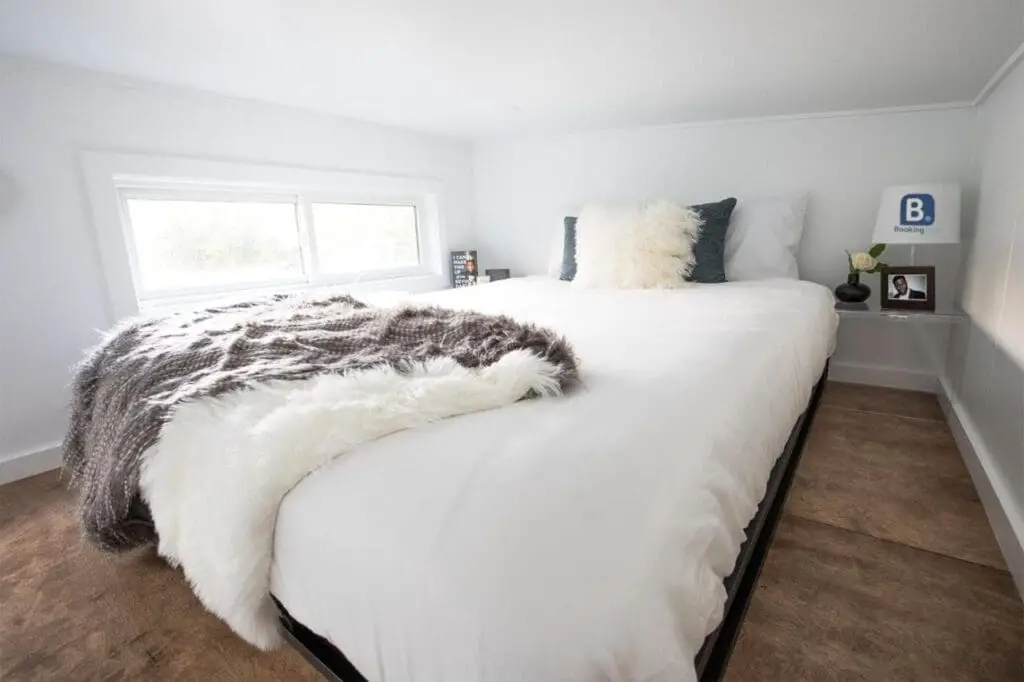 Kevin Hart's Tiny House bedroom