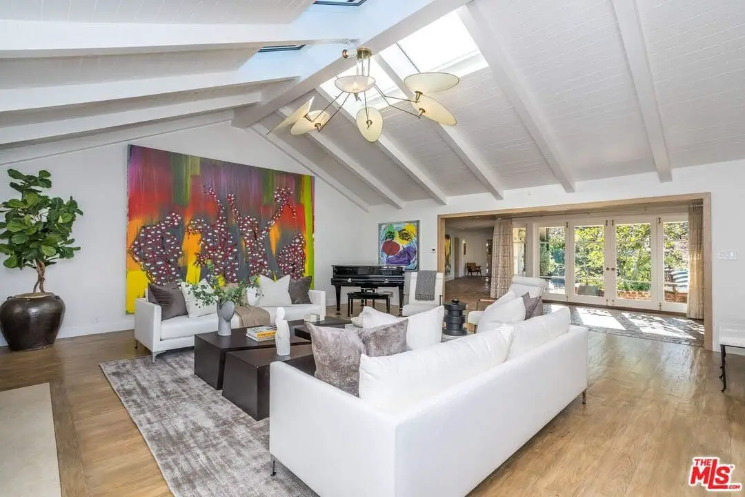 Jim Carrey’s living room