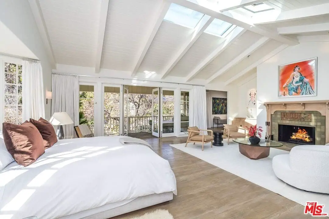 Jim Carrey’s bedroom