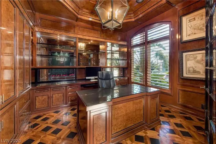 View of Pawn Stars' Rick Harrison's Las Vegas House and Off-Grid Ranch