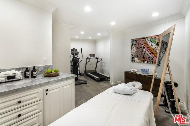 Selena Gomez’s massage and gym room