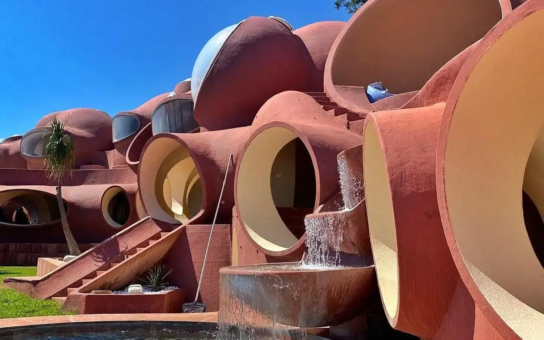 Strange Building Palais Bulles in France