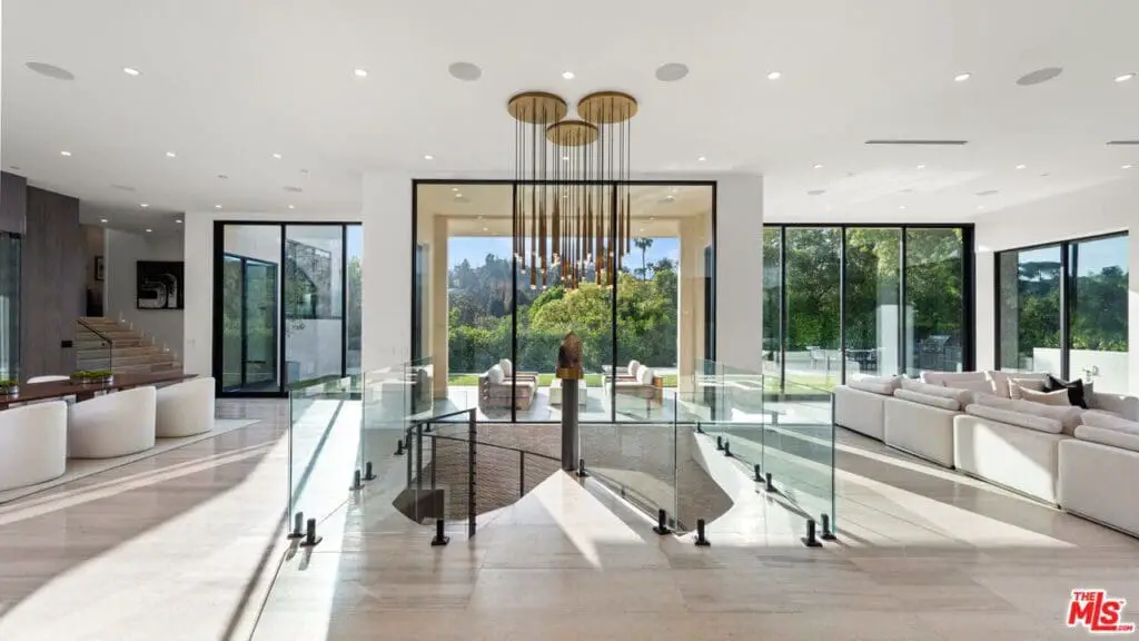 Brooklyn Beckham’s entrance foyer