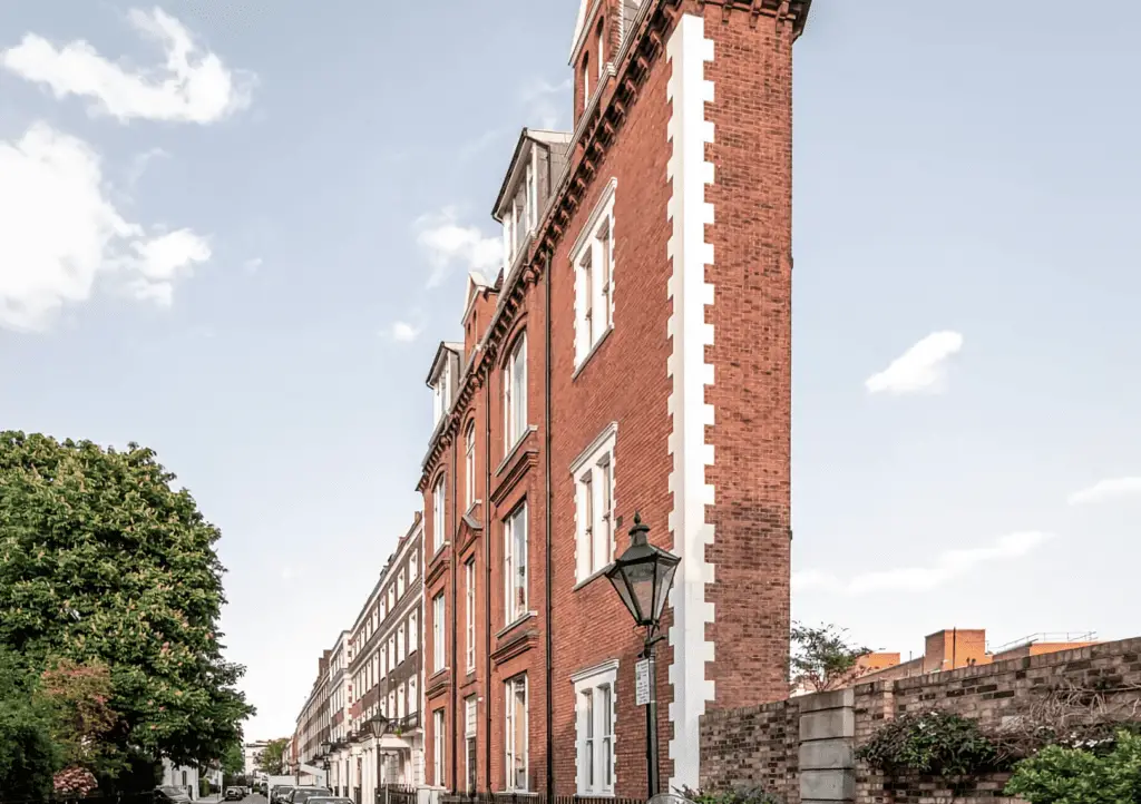 Thin House In London