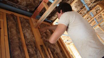 Installing Home Insulation