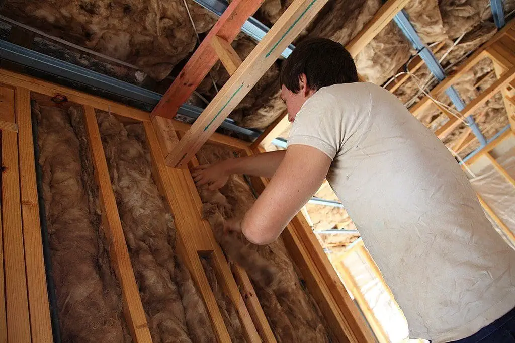 Installing Home Insulation