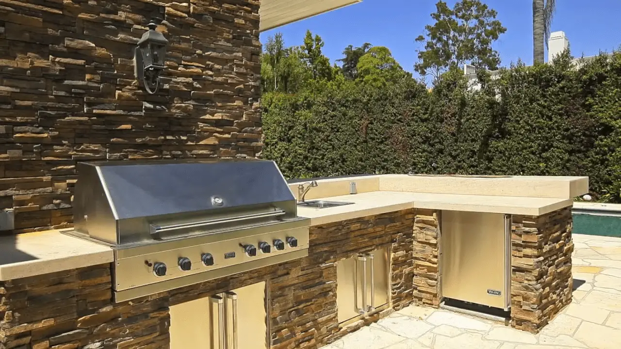 Christian Bale’s outdoor kitchen