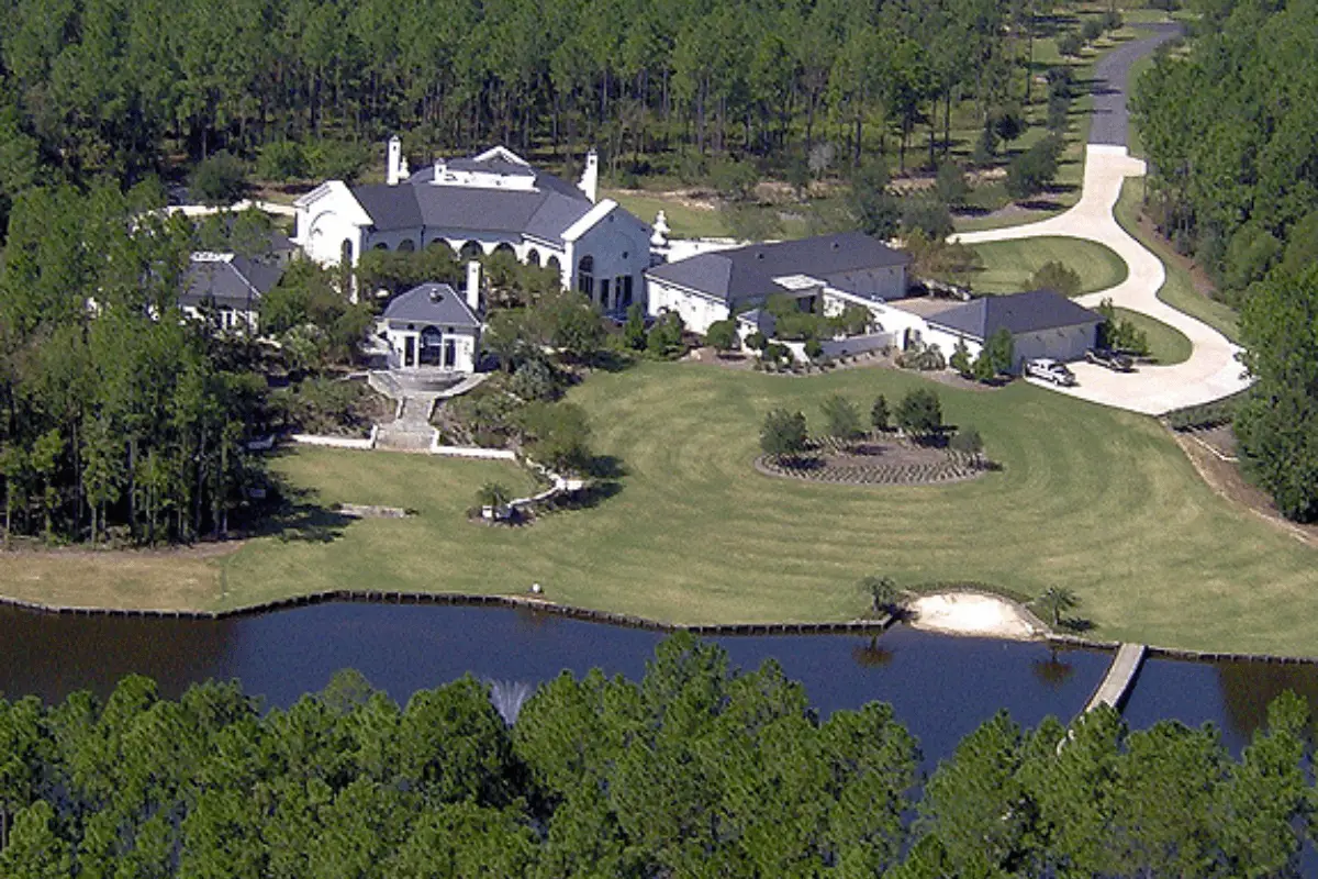 Exploring Brett Favre's House in Mississippi A Football Legend's Retreat