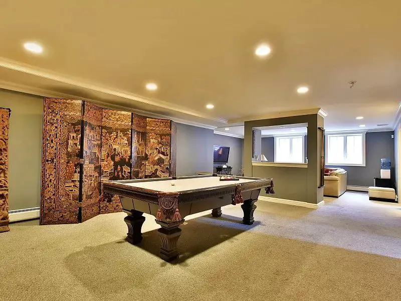Don Omar’s game room