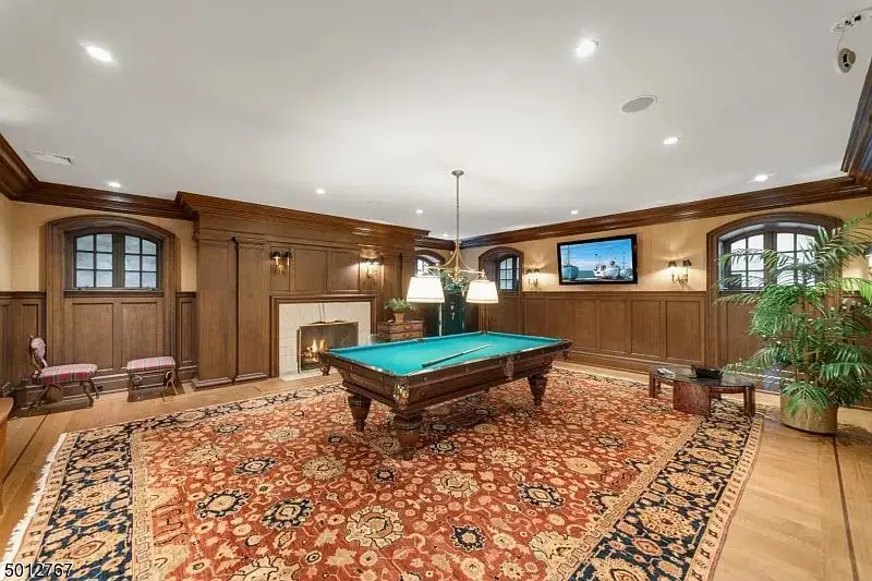 Robert Saleh’s game room