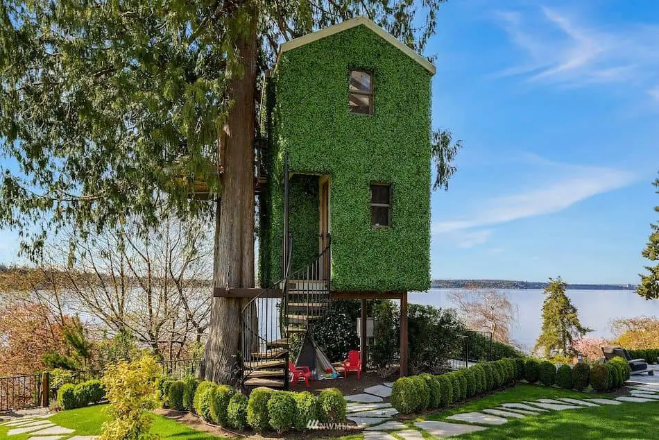 Russell Wilson’s treehouse