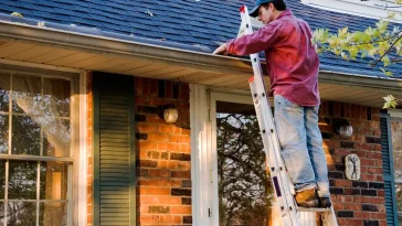 Cleaning Roof Gutter