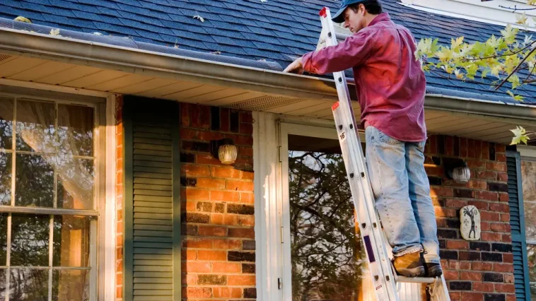 Cleaning Roof Gutter